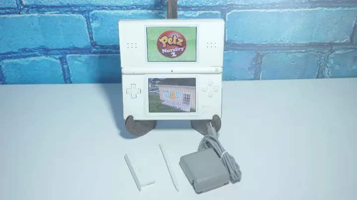 Nintendo DS Lite (blanc polaire) — visuel 3